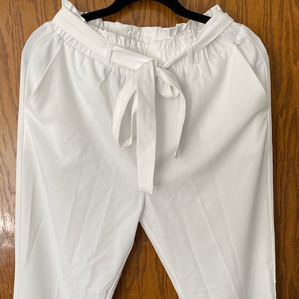 White pant trousers